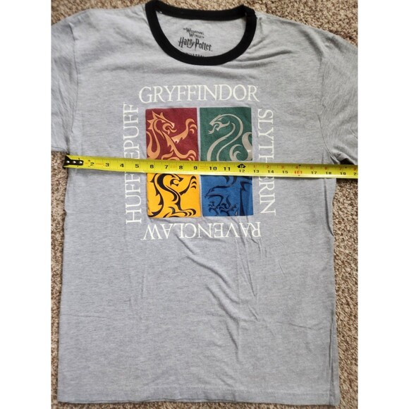 THE WIZARDING WORLD OF HARRY POTTER Alumni T-shirt Size Medium - Picture 5 of 6